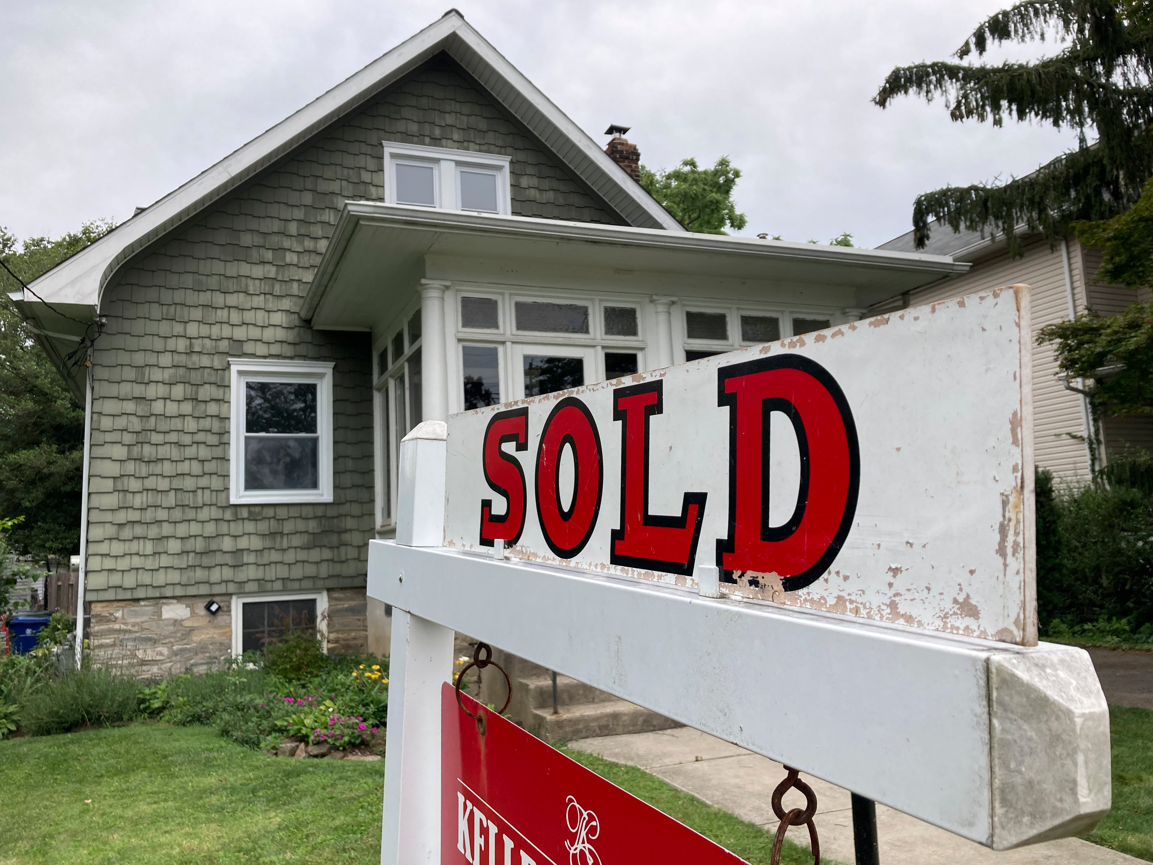 US Home Prices Outpace Inflation Significantly Since 1984, Study Finds