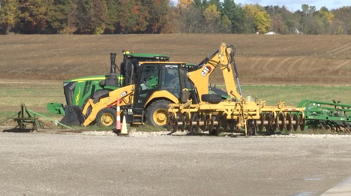 Federal Agencies Seek Farmer Input on Agricultural Equipment Repair Challenges