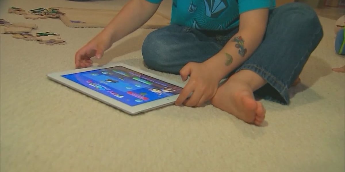 FBI warning graphic about 764 online predator network targeting minors on gaming platforms like Roblox